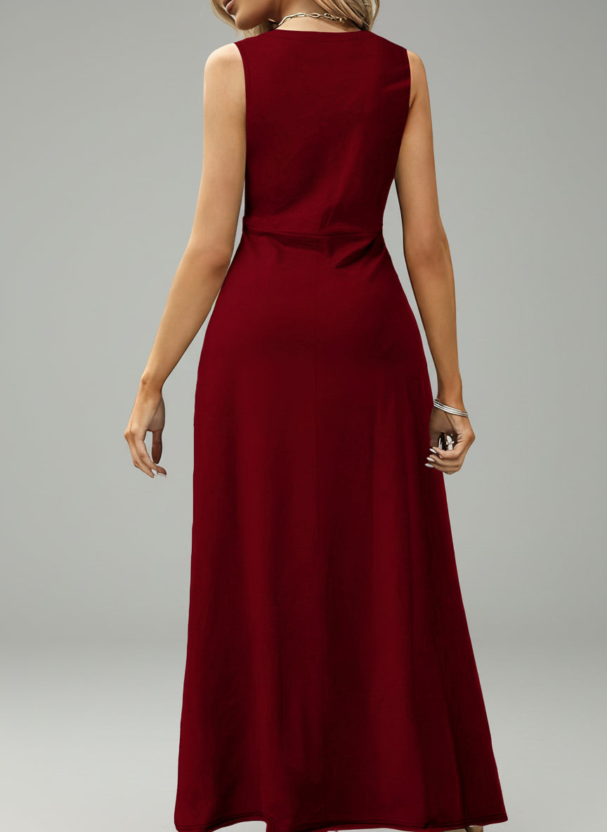 Sleeveless Maxi Dress – Crew Neck with Pockets