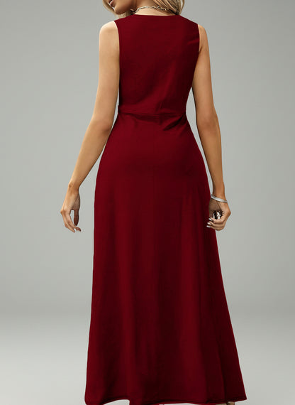 Sleeveless Maxi Dress – Crew Neck with Pockets