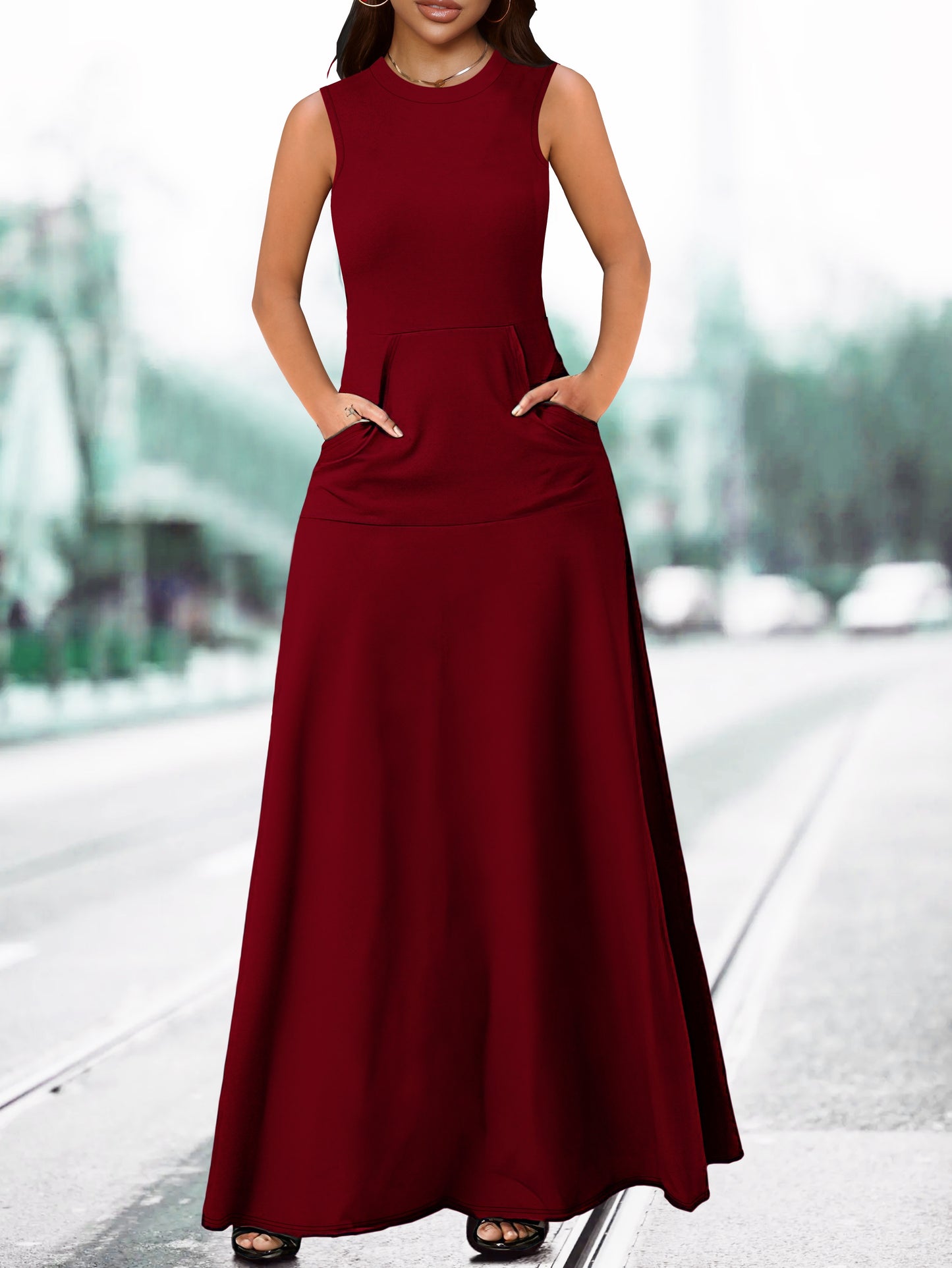 Sleeveless Maxi Dress – Crew Neck with Pockets